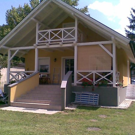 Villa Rozmaring Haz Balatonlelle Exterior foto