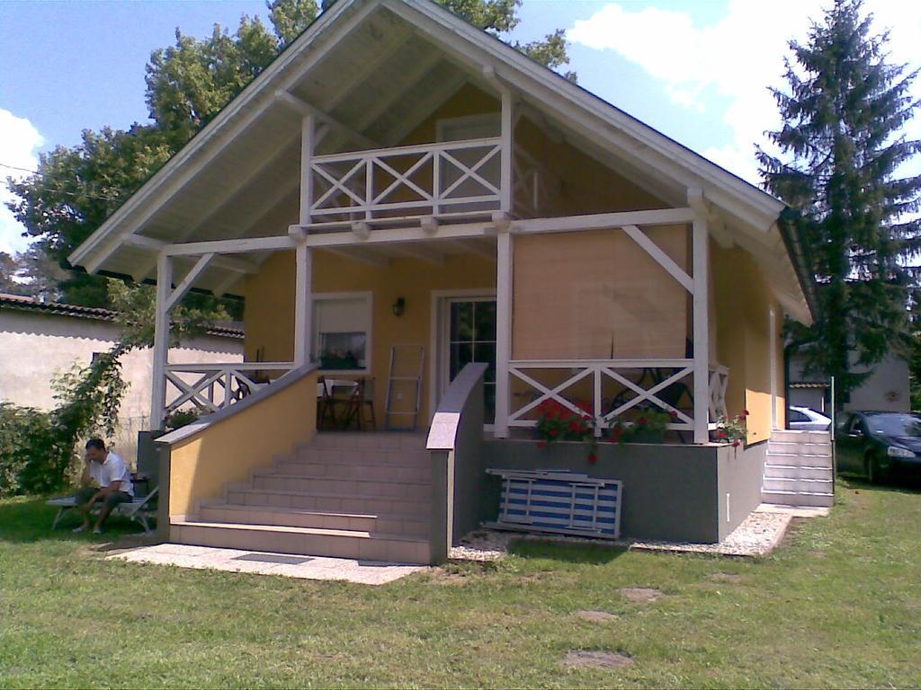 Villa Rozmaring Haz Balatonlelle Exterior foto