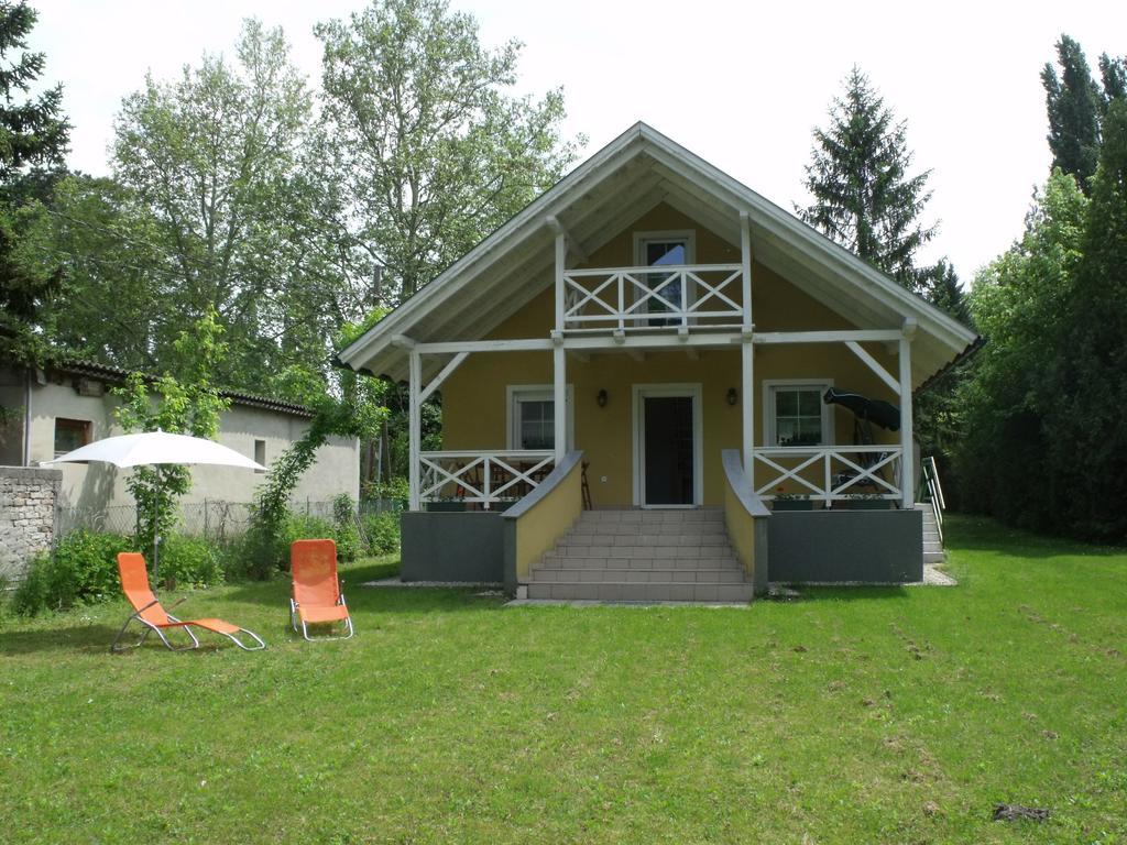 Villa Rozmaring Haz Balatonlelle Exterior foto